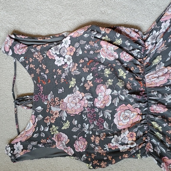 Loft Dark Gray Floral Ruffle Back Sleeveless Dress with Tassel Tie, Size SP - Picture 2 of 5